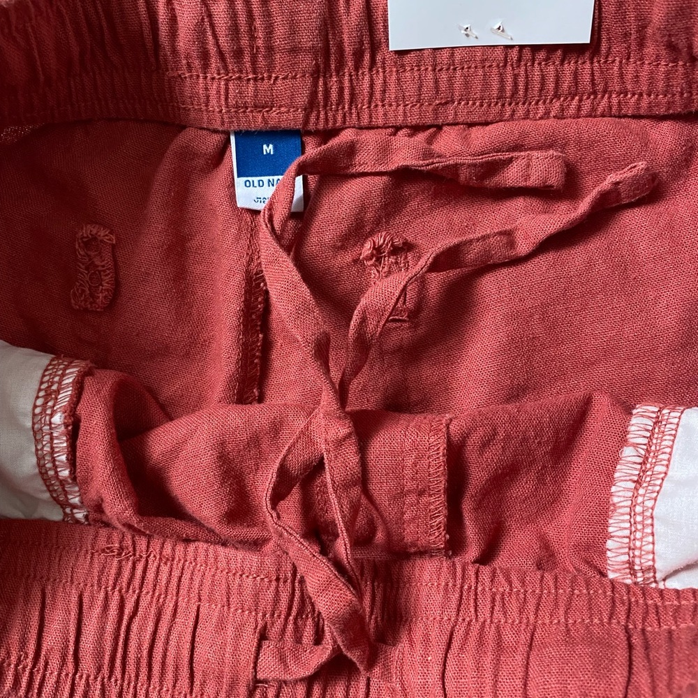 NWT Old Navy High-Waisted linen-blend shorts. 3.5” inseam. Size medium (8/10) - Picture 3 of 6